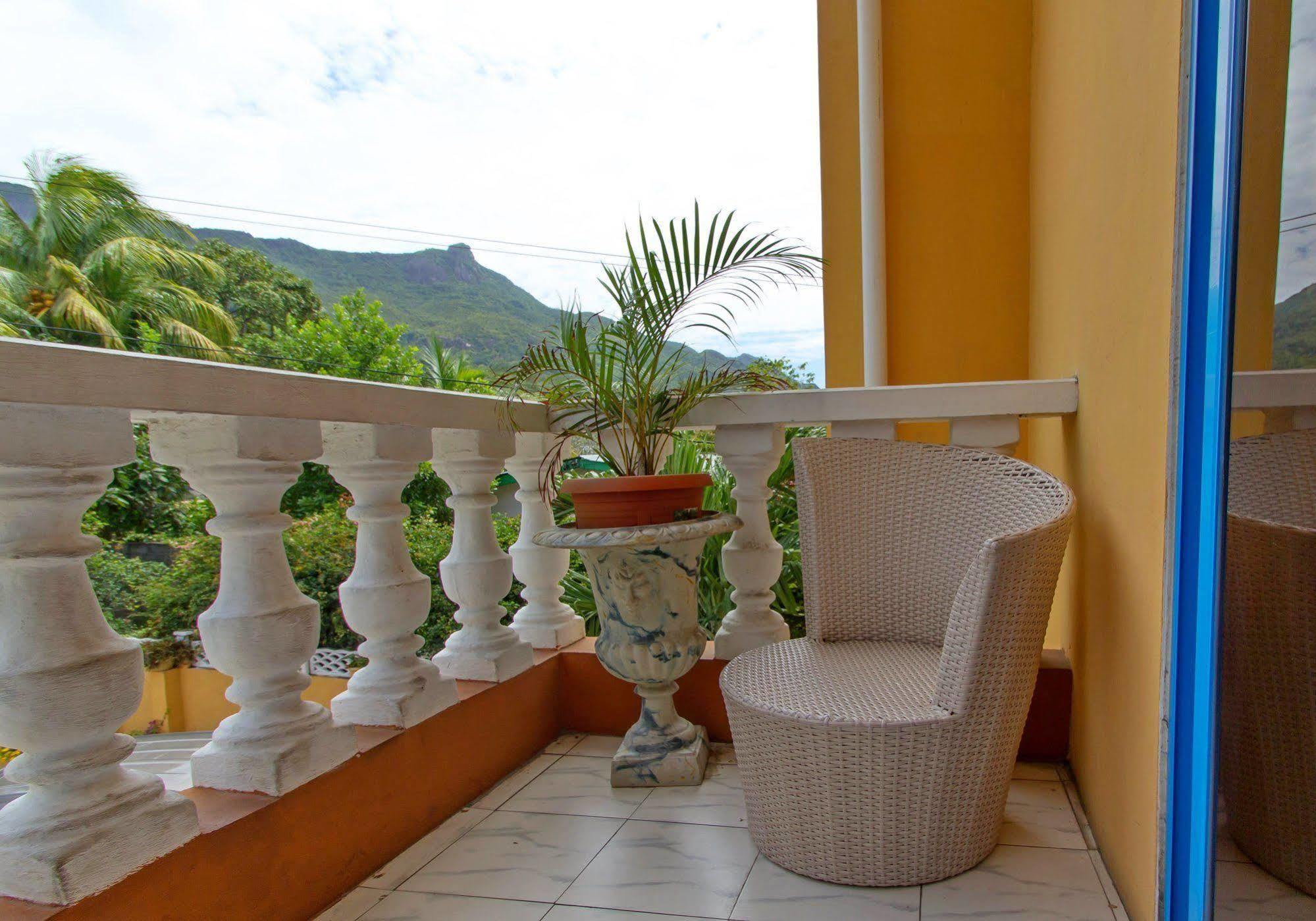 Vicky'S Holiday Apartment Beau Vallon  Exterior photo
